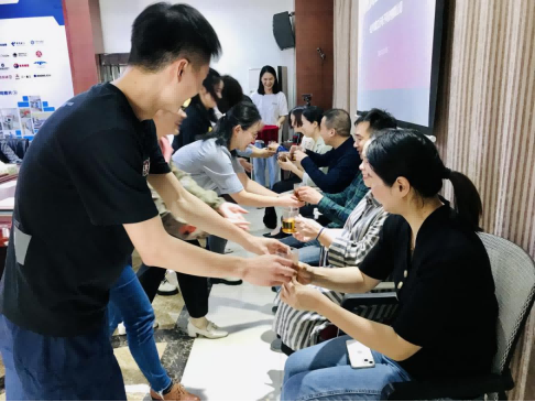 20220315周宇-2022年新员工拜师仪式暨对赌协议新闻稿441.png 20220315周宇-2022年新员工拜师仪式暨对赌协议新闻稿441.png